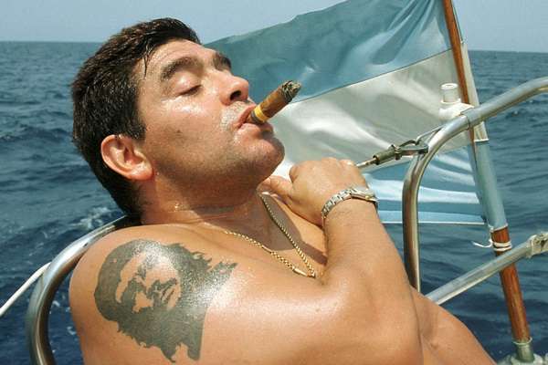 Нажмите на изображение для увеличения.

Название:	diego_maradona_123.jpg
Просмотров:	55
Размер:	29.4 Кб
ID:	270996